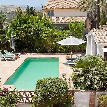 Colina Villa *